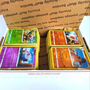 -- Pokemon cards lot